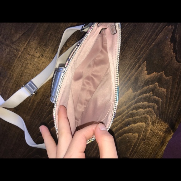 Great condition colourful shoulder coach bag ! - Picture 3 of 4